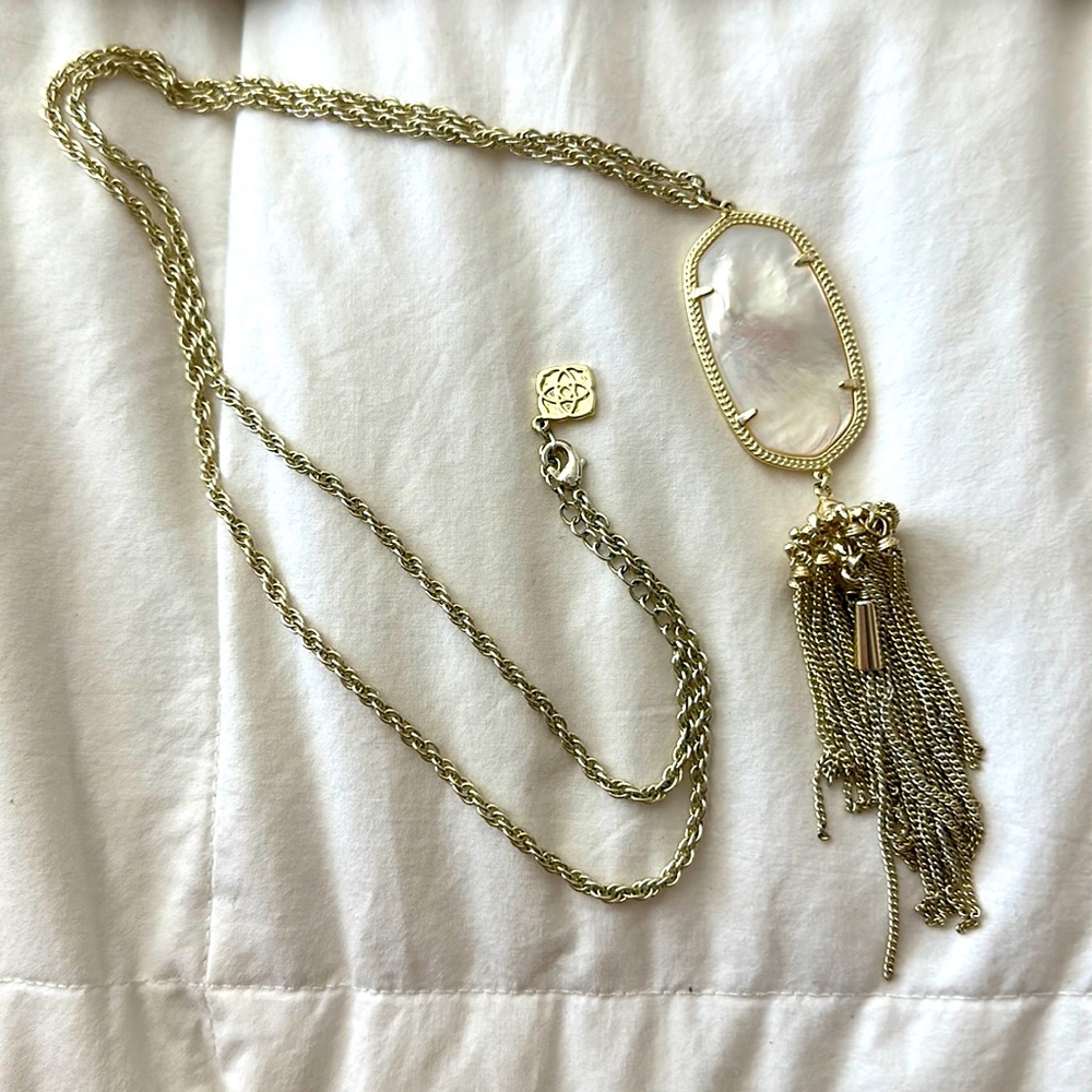 Kendra Scott necklace